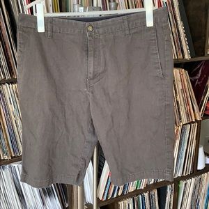 VOLCOME STONE GREY SHORTS 33